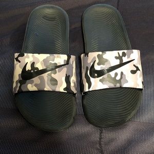 Boys Nike slides